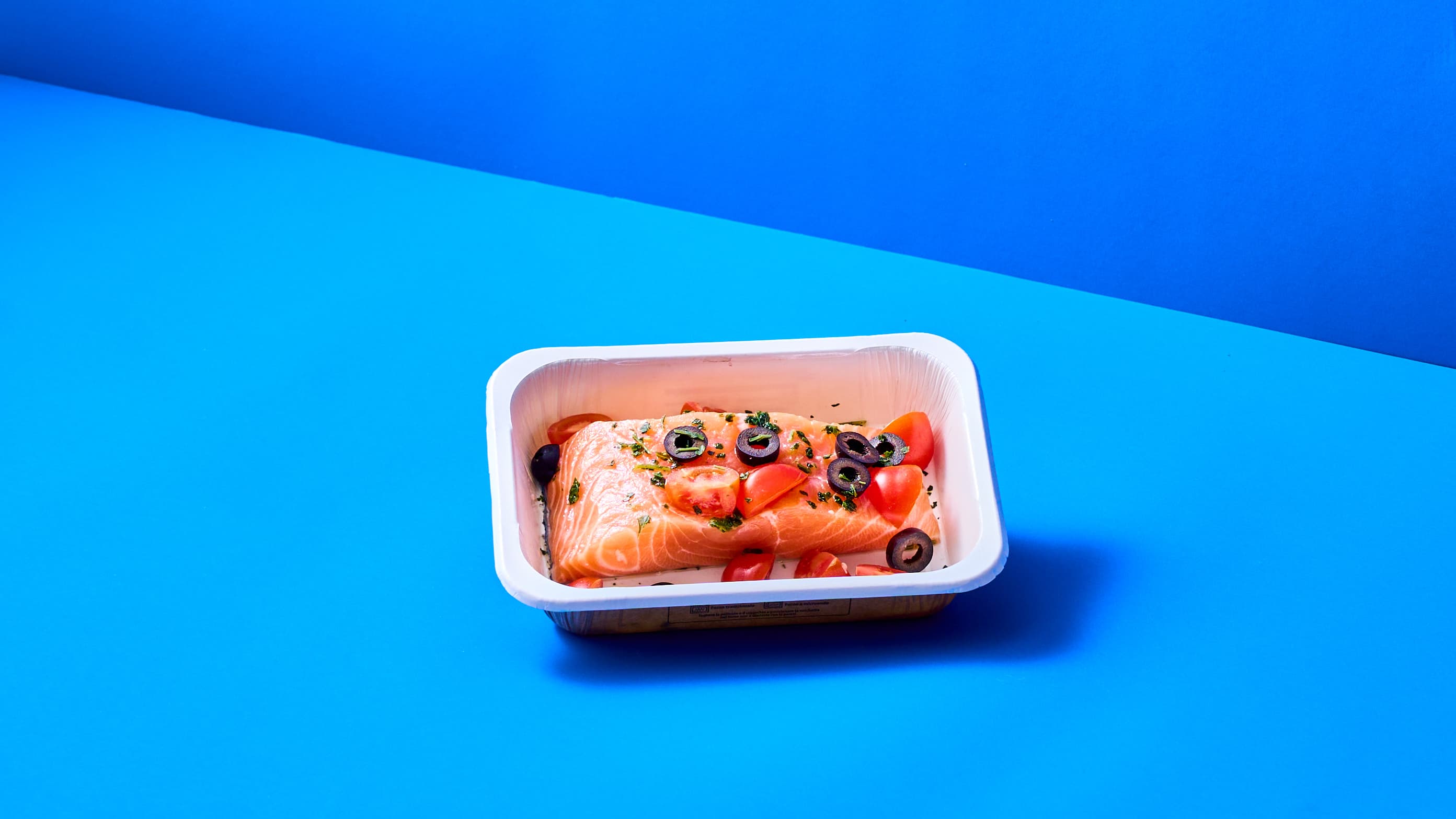 Filetto di Salmone alla mediterranea con caponata di melanzane - 2