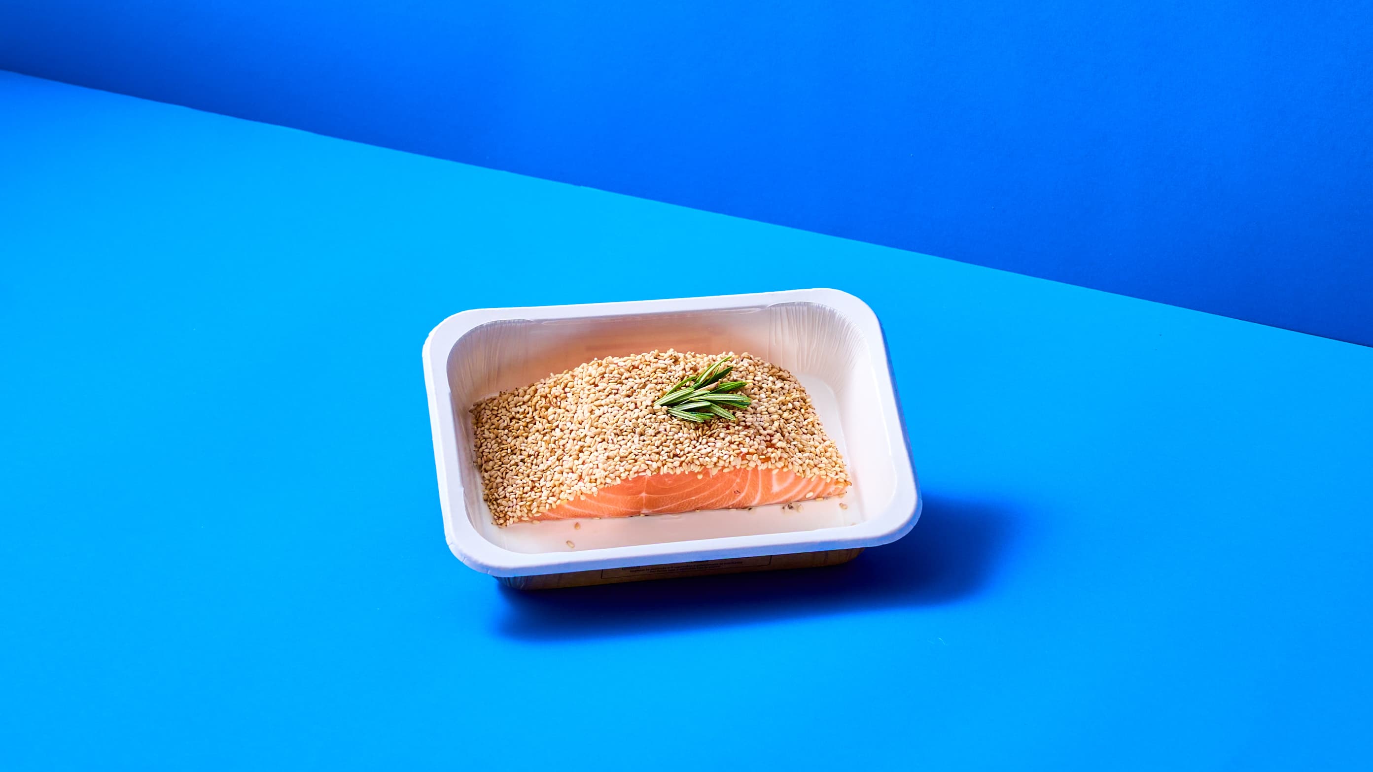 Filetto di Salmone con sesamo, cicoria e fave - 2
