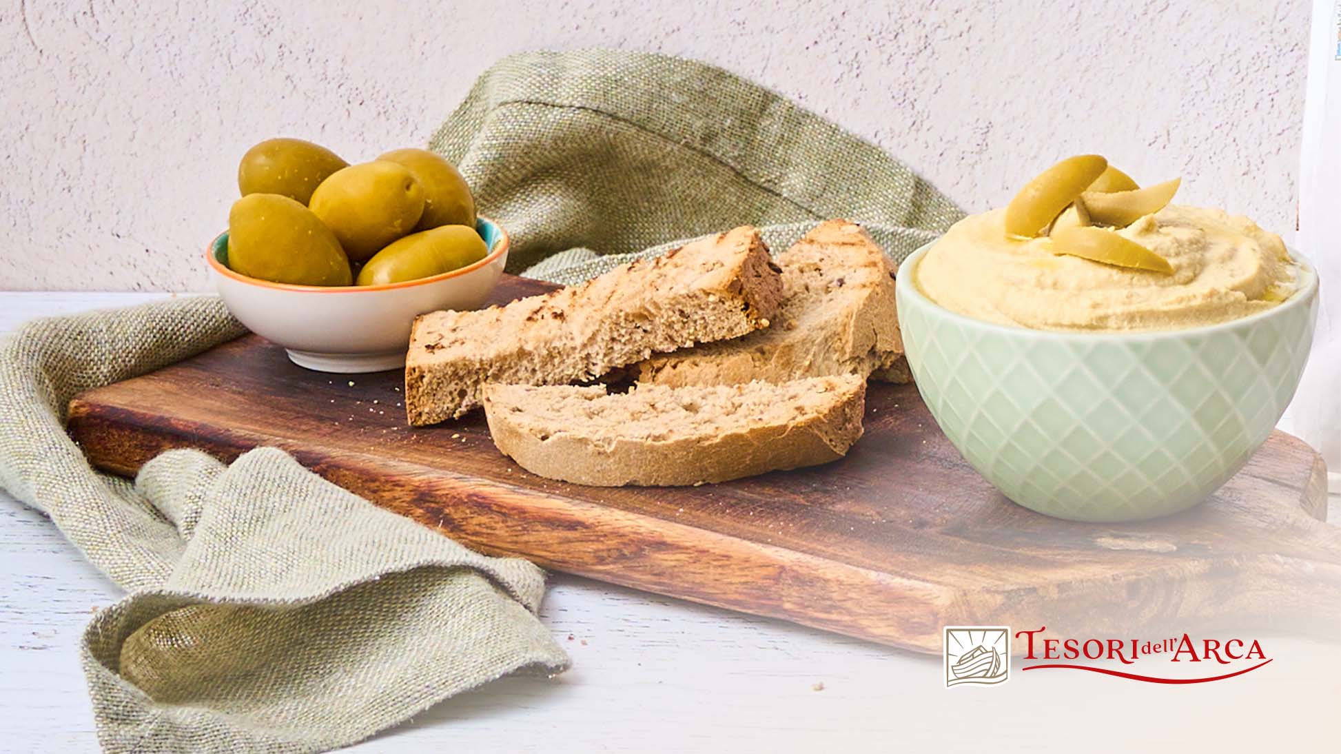 Crostini rustici con hummus di ceci alle olive verdi - 2
