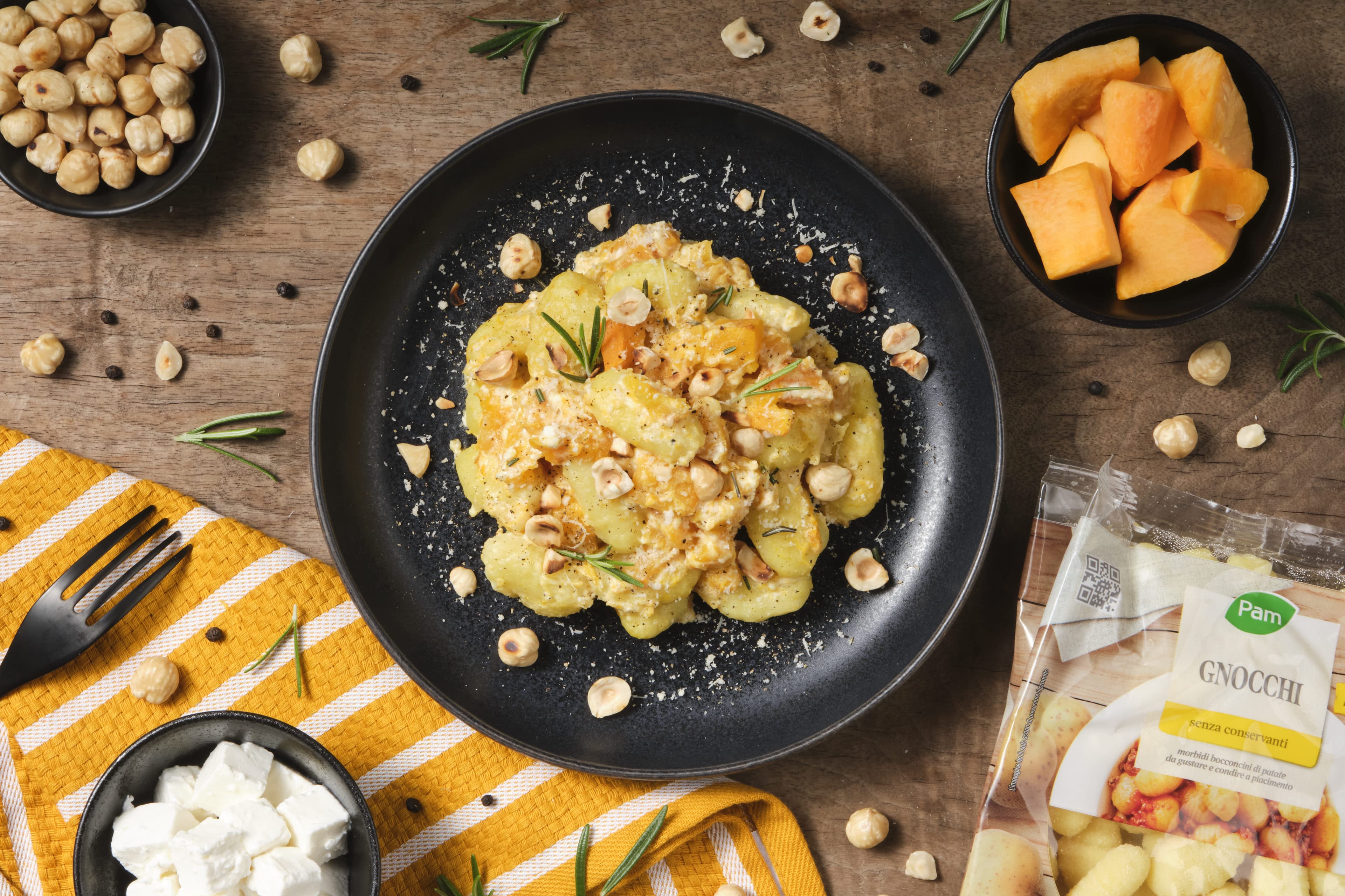 Gnocchi al forno con feta, zucca e salvia