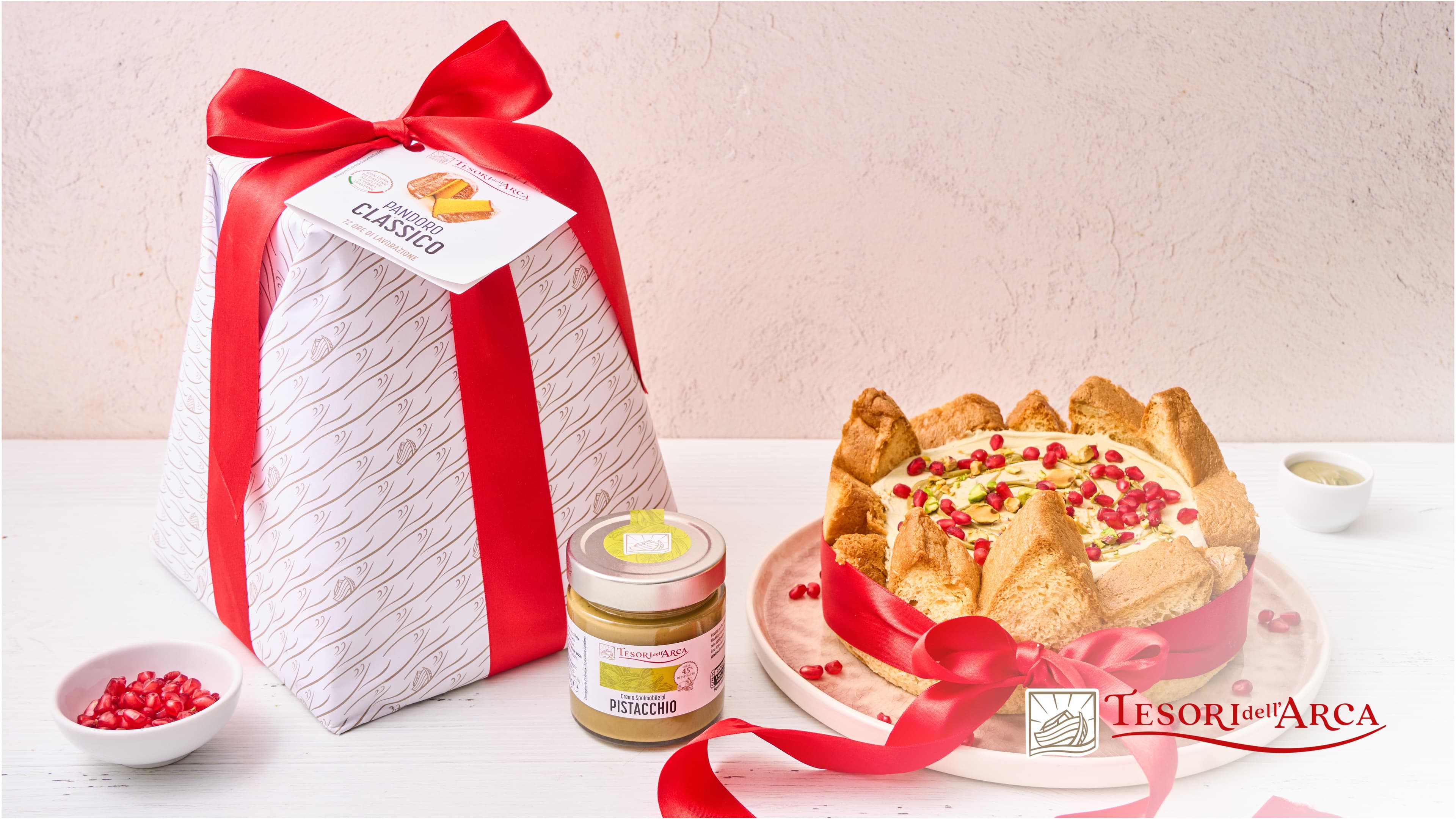 Tesori dell'arca - Natale – esempio: Charlotte di pandoro, mousse al pistacchio e melagrana