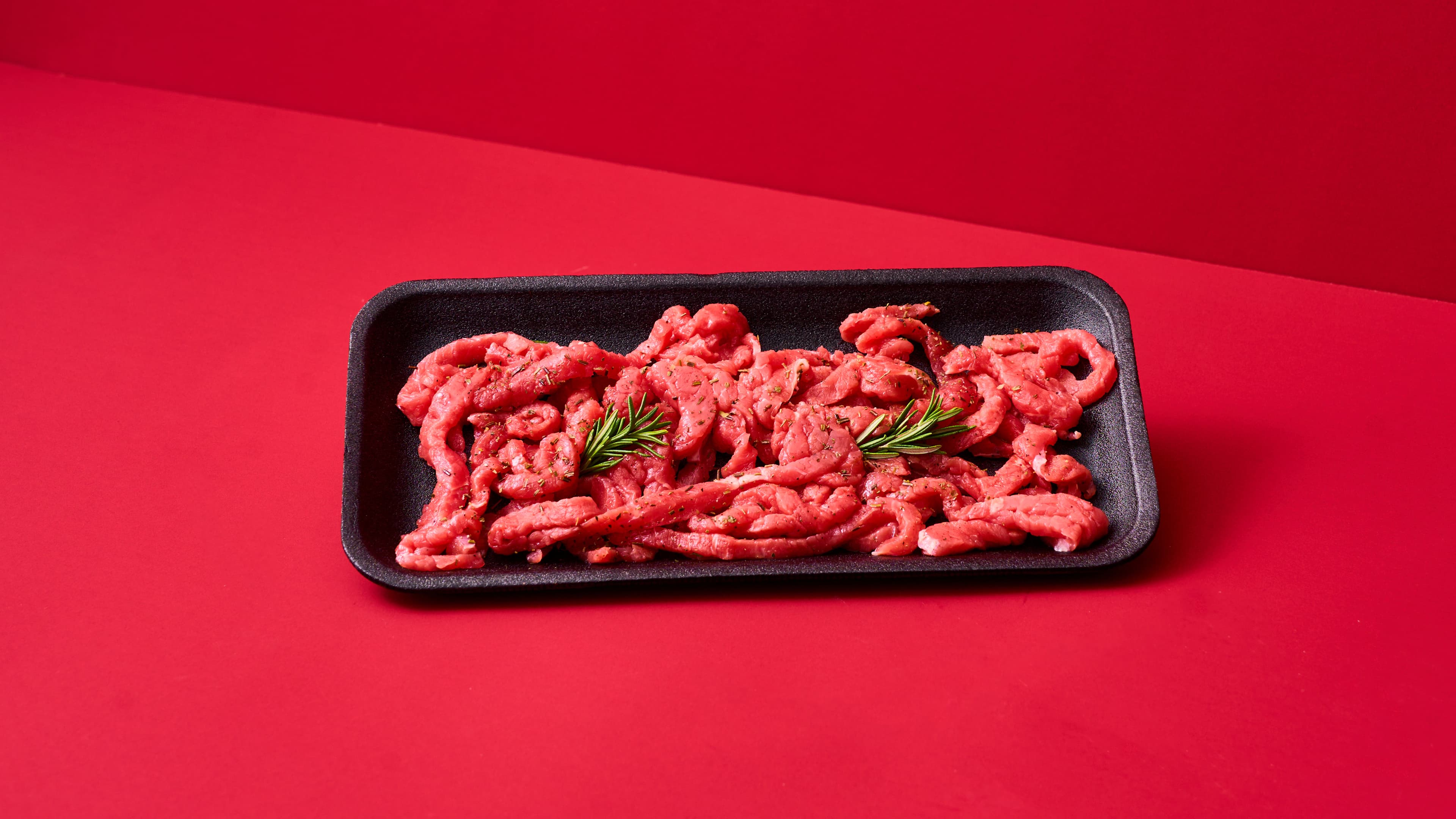 Straccetti aromatizzati con limone e senape con contorno di cipollotti e peperoni grigliati e spinacino fresco - 2