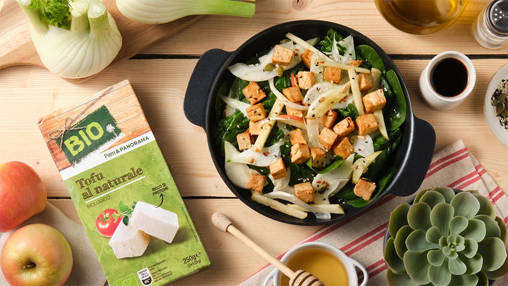 Insalata invernale con tofu saltato